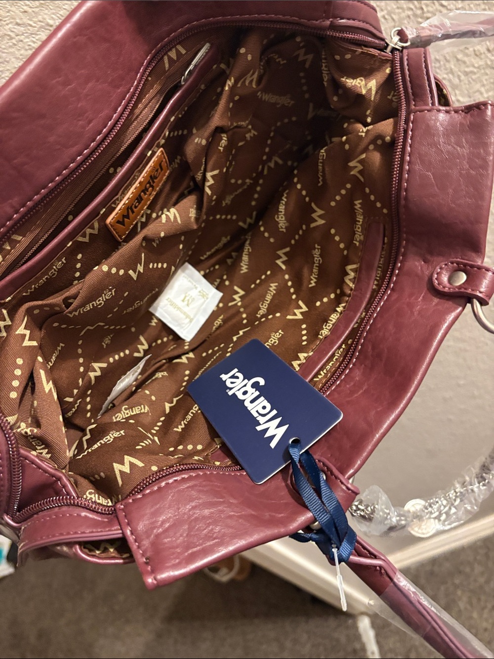 Wrangler Women's Shoulder Tote in Burgundy - Picture 4 of 5